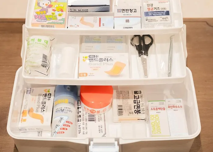 희희喜喜, 서면역 도보 2분, 침대7개,16명 단체숙소,자쿠지,3박이상 픽업, 5박이상 픽드랍서비스 * Busan