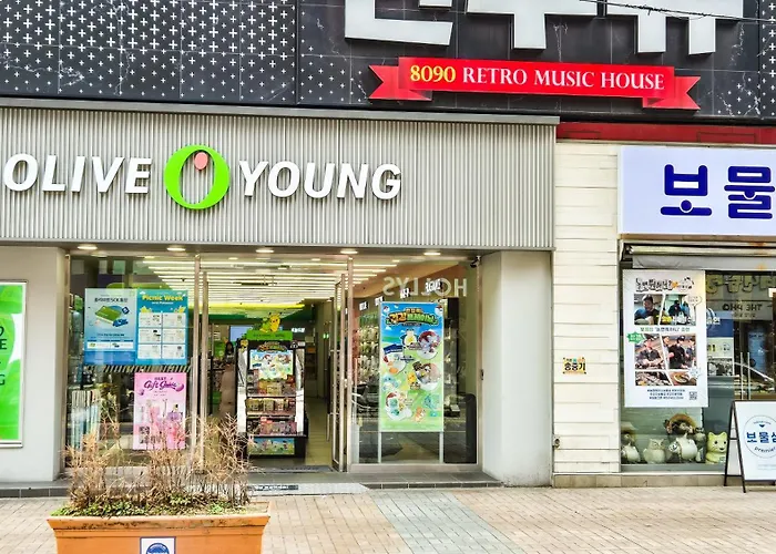 희희喜喜, 서면역 도보 2분, 침대7개,16명 단체숙소,자쿠지,3박이상 픽업, 5박이상 픽드랍서비스